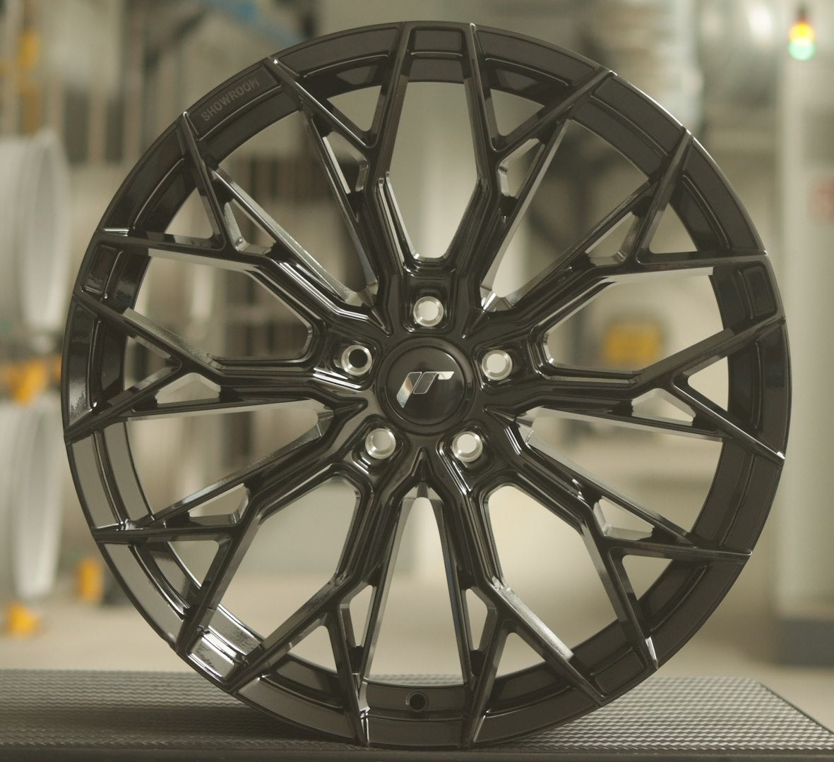JR Wheels JR49 20x8,5 Gloss Black